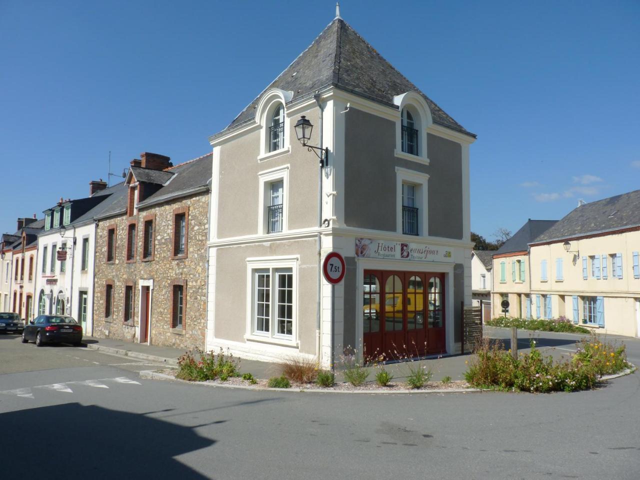 Beausejour Hotel Sainte-Suzanne  Exterior photo